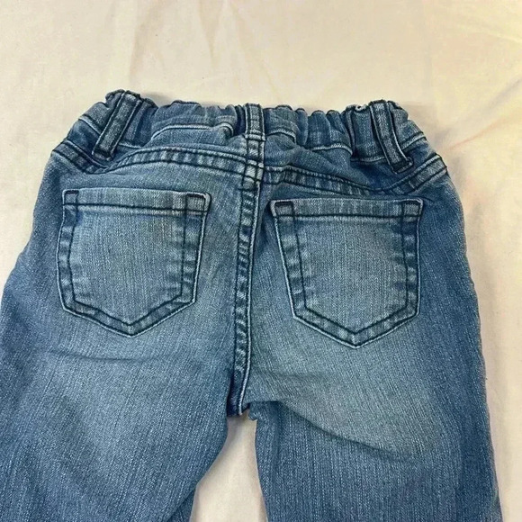 The Children's Place - Toddler straight cut denim jeans. Size 2T - Picture 5 of 5
